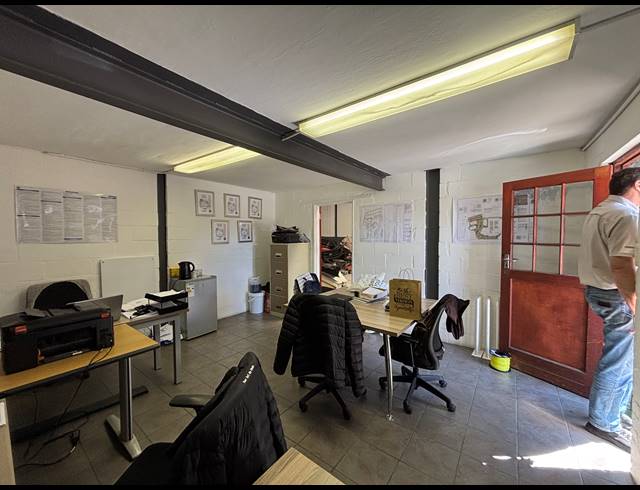 217M² WAREHOUSE TO LET IN EPPING INDUSTRIAL